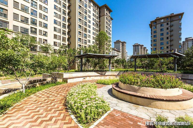 房?jī)r(jià)+戶型圖+小區(qū)環(huán)境+配套+最新資訊+地鐵距離+售樓處電話+一房一價(jià)AG真人平臺(tái)上實(shí)和風(fēng)院(售樓處電線樓盤(pán)評(píng)測(cè)_上實(shí)和風(fēng)院｜配套戶型丨最新(圖2)